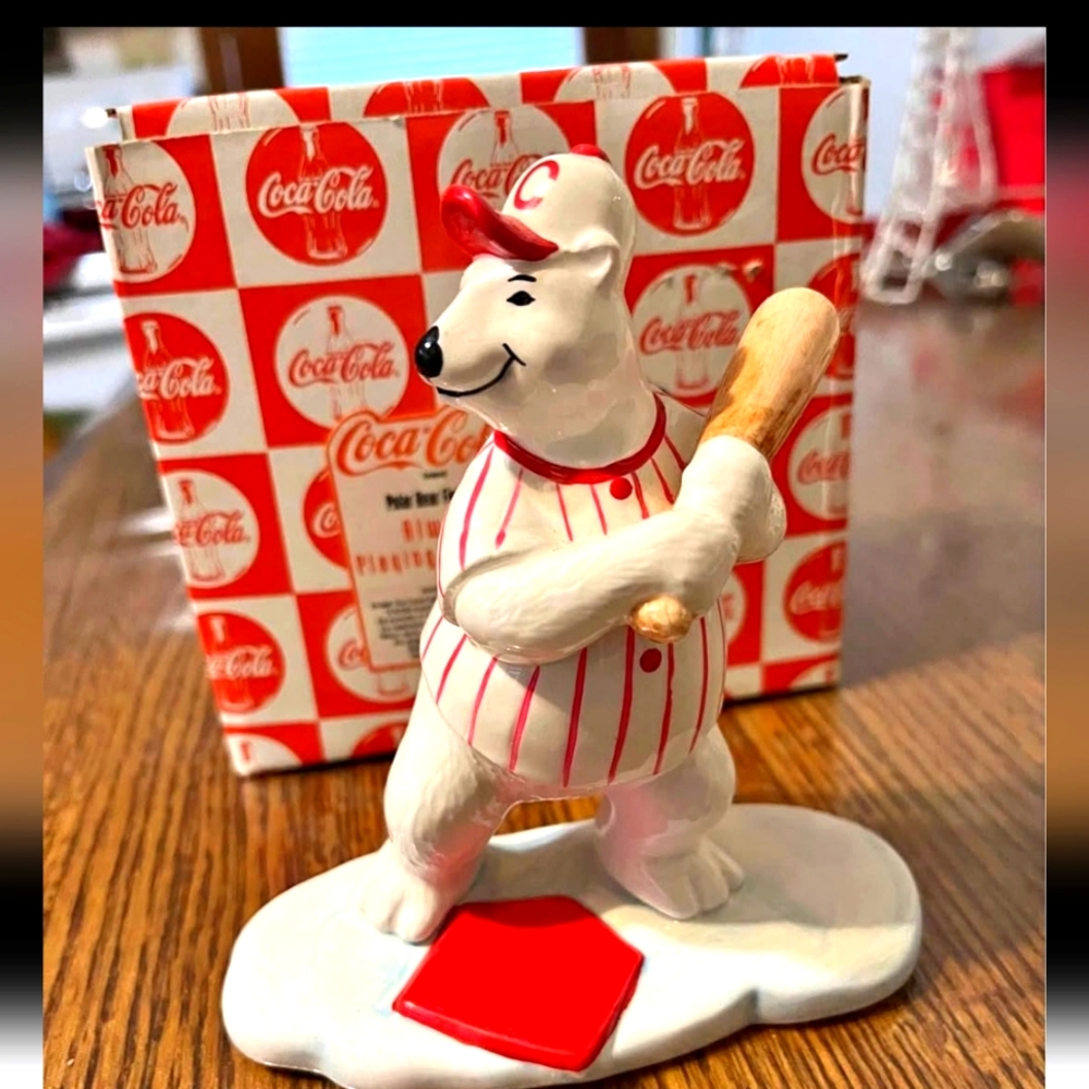 Vinrage 1995 Coca-Cola Polar Bear Baseball Figurine with Box